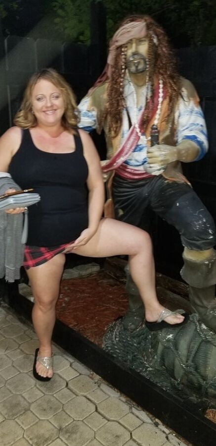 Huge Tits Hotwife Renae