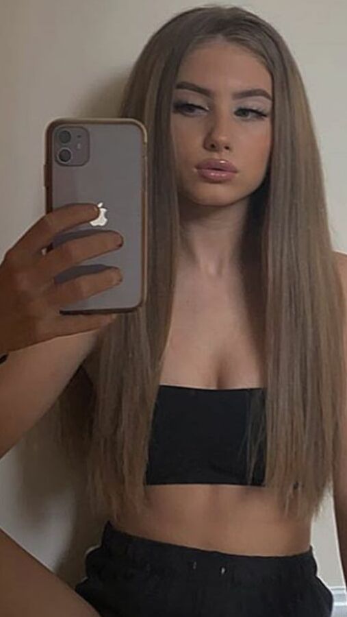 CHLOE IG BABE GREAT TITS