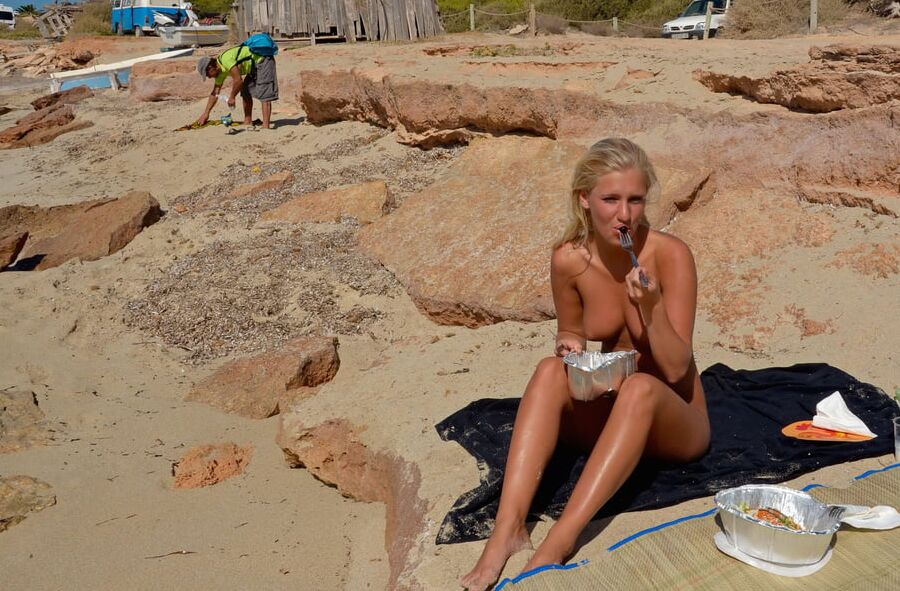 Hot amateur nudist