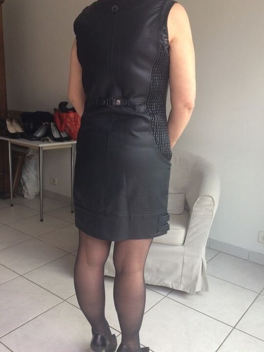 French milf qui vend ses fringues-