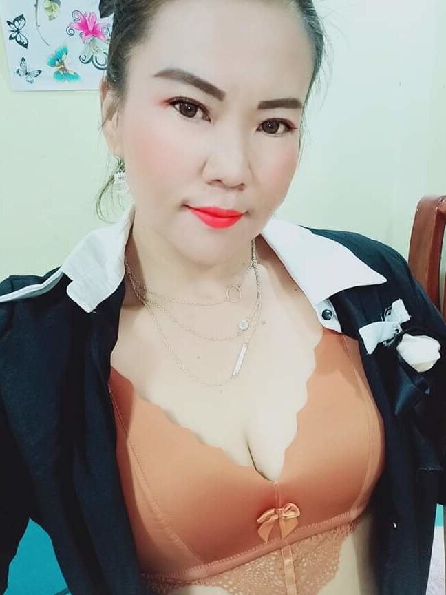 Ibu tetek Besar puki besar