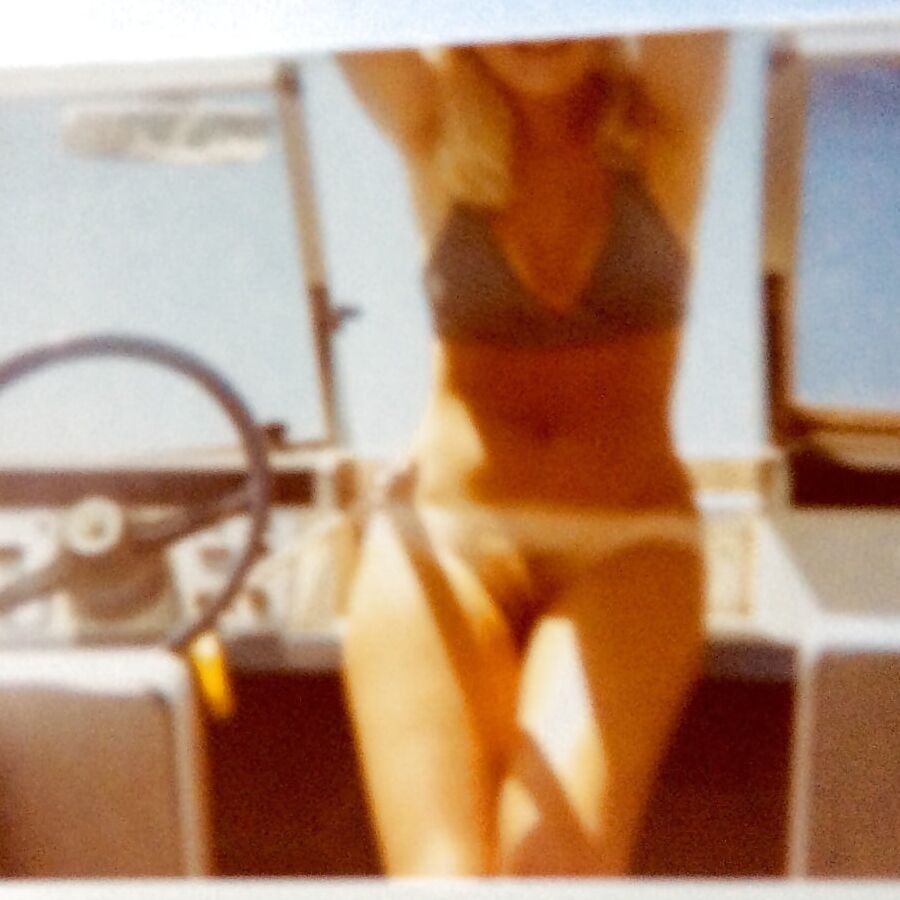 blonde top mini series I