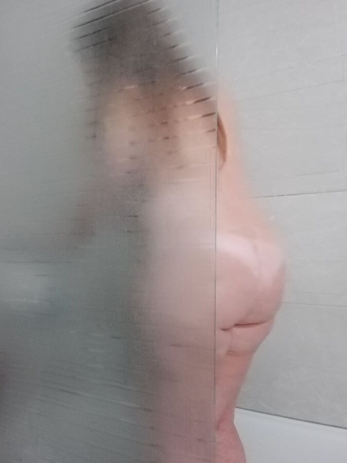Laura&;s bath time
