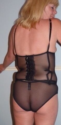Send mature wife in lingerie