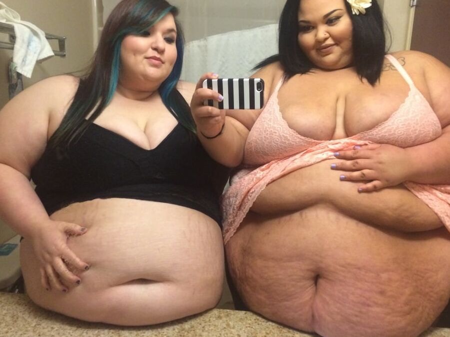BBW &amp; SSBBW With Resting Bellies