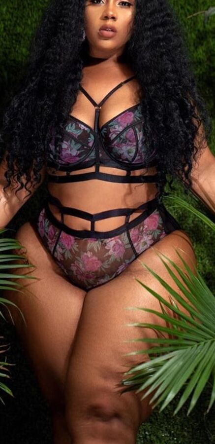 Super bbw mega thigh pear Diva