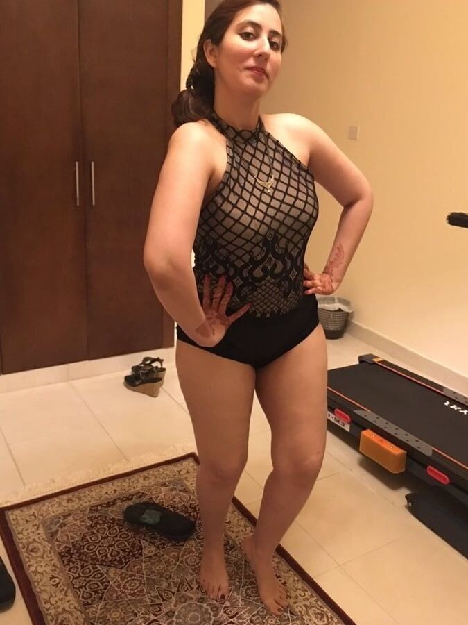 DESi Newly Married Wife HONEYMOON pICS