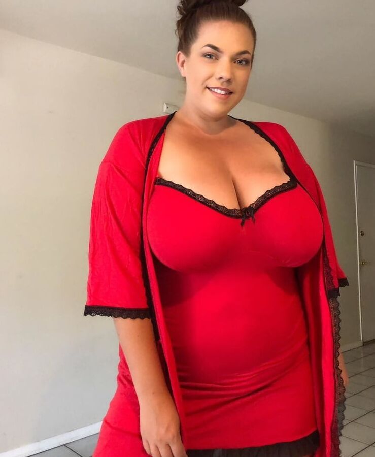 Gorgeous Ashleigh Dunn