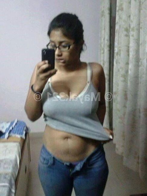 Mere nangey mamme DIKH kiya toh lund PANI chod dega