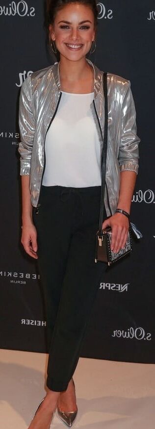 JANINA UHSE PICTURES