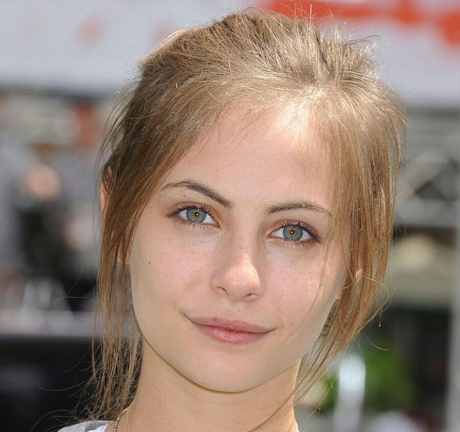Willa Holland