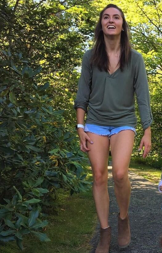 Pregnant amateur Kim is fucked like a bunny