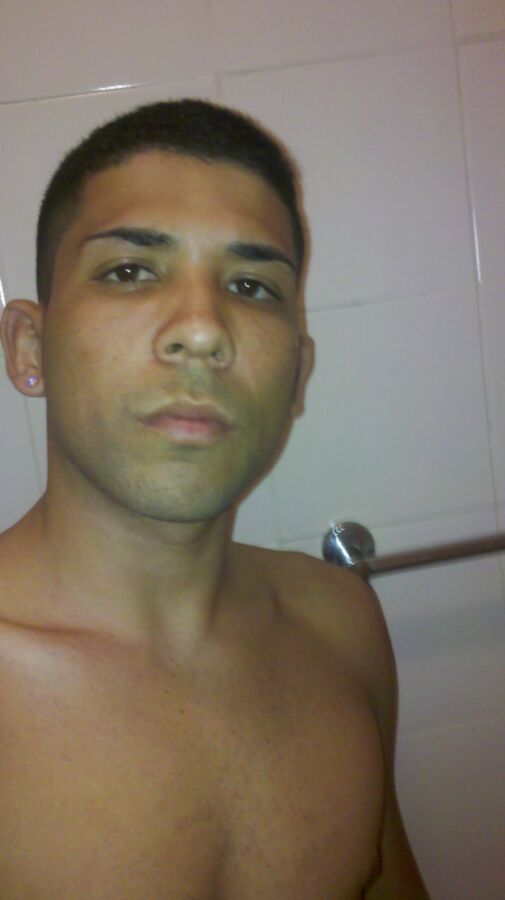 Andrea Magrinha Safada Tirou Verschiedene Fotos Peladinha no Banhe
