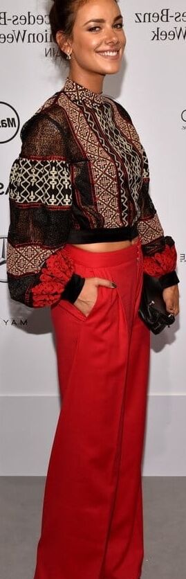 JANINA UHSE PICTURES