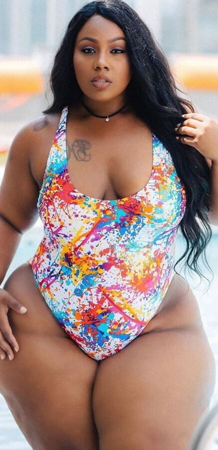Super bbw mega thigh pear Diva