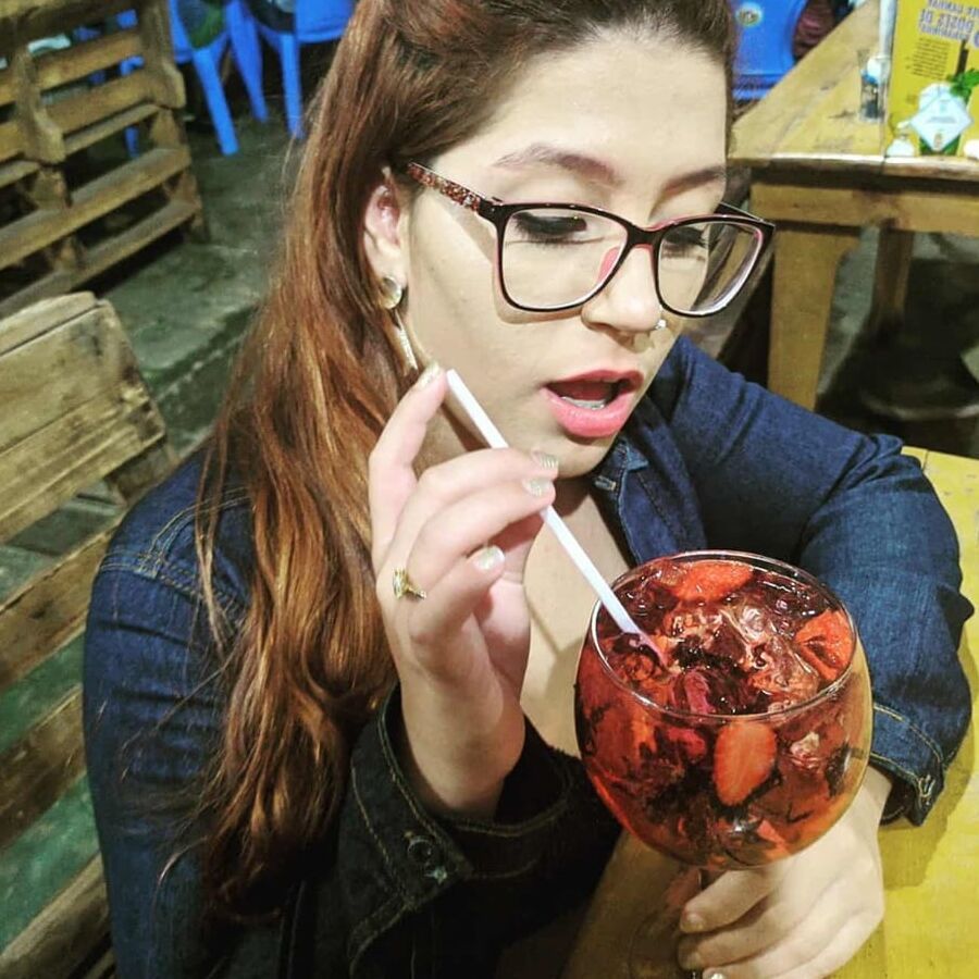 PUTA DO INSTAGRAM: Giovana Damacena