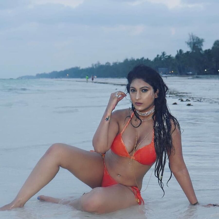 Hot milf Sonal Maherali