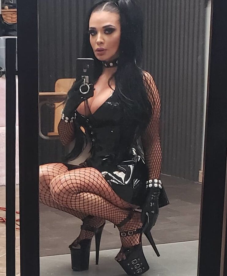 y.o. girl who likes ass destruction and cum inside ()
