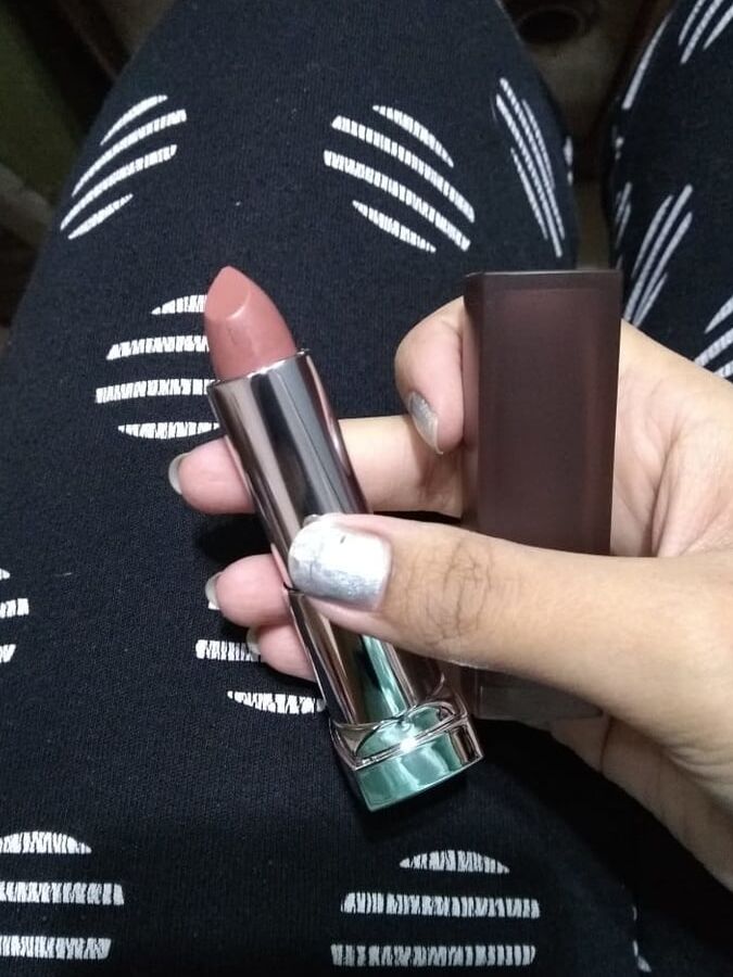 MY WIFE&;S LONG NAILS