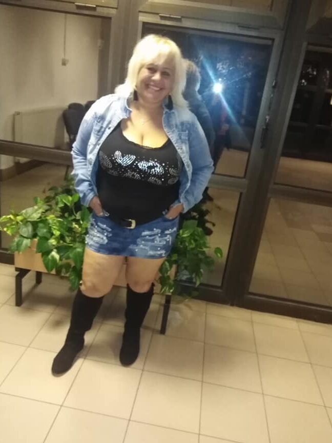 Hun Gipsy facebook Milf