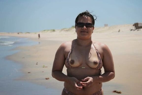 Gordinha Amadora Exibida Na Praia
