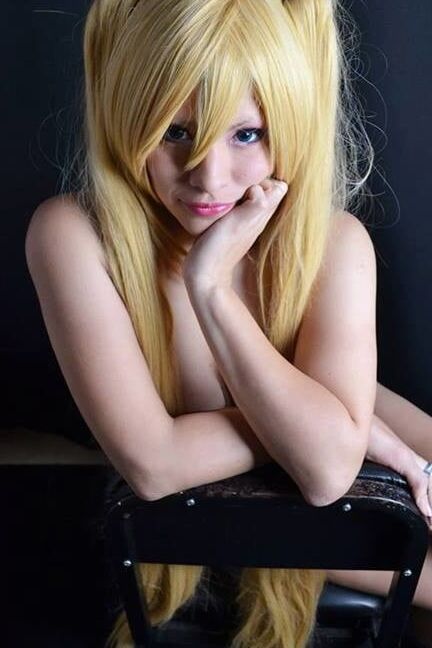 Cosplayer tetona