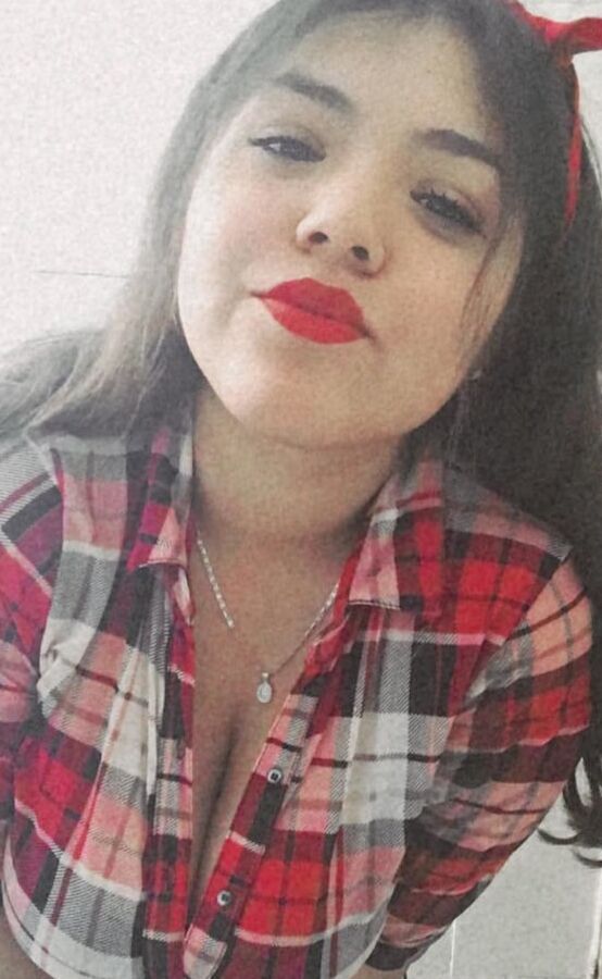Laura con mega TETAS