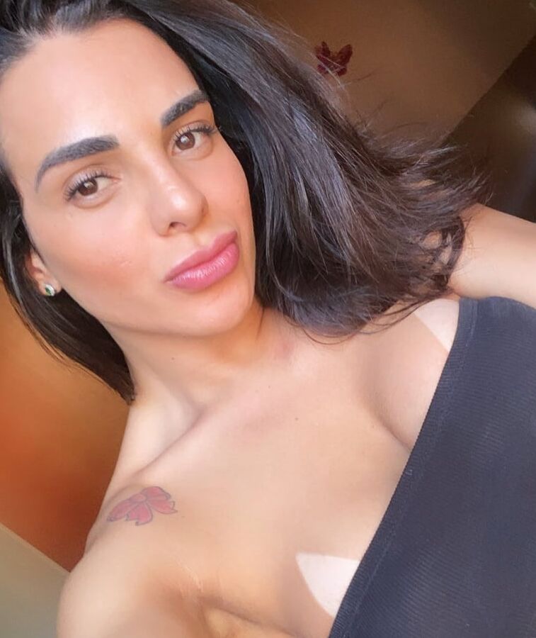PUTA DO INSTAGRAM: Melyna Merlin