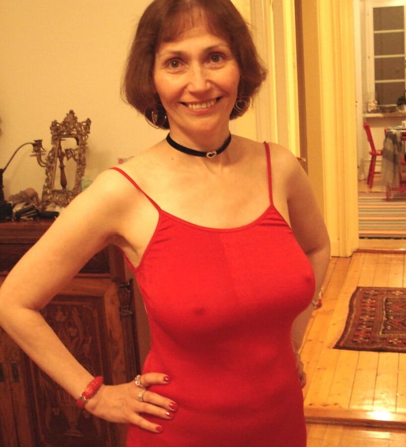 Milfs deserve cum tributes