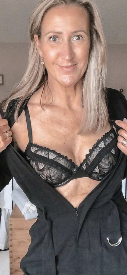 Sexy slut for cumshots