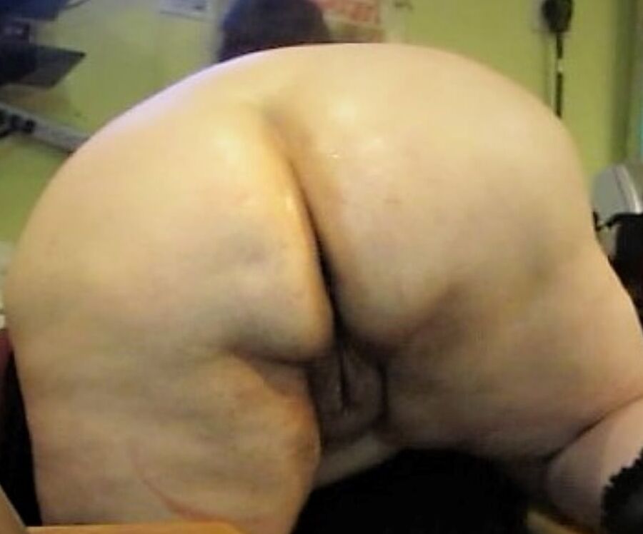 Naughty BBW Slut In Stryker Dildo Action