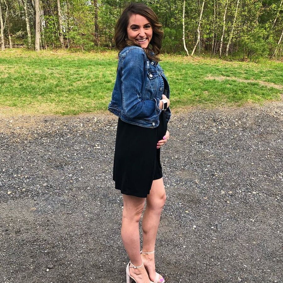 Pregnant amateur Kim is fucked like a bunny
