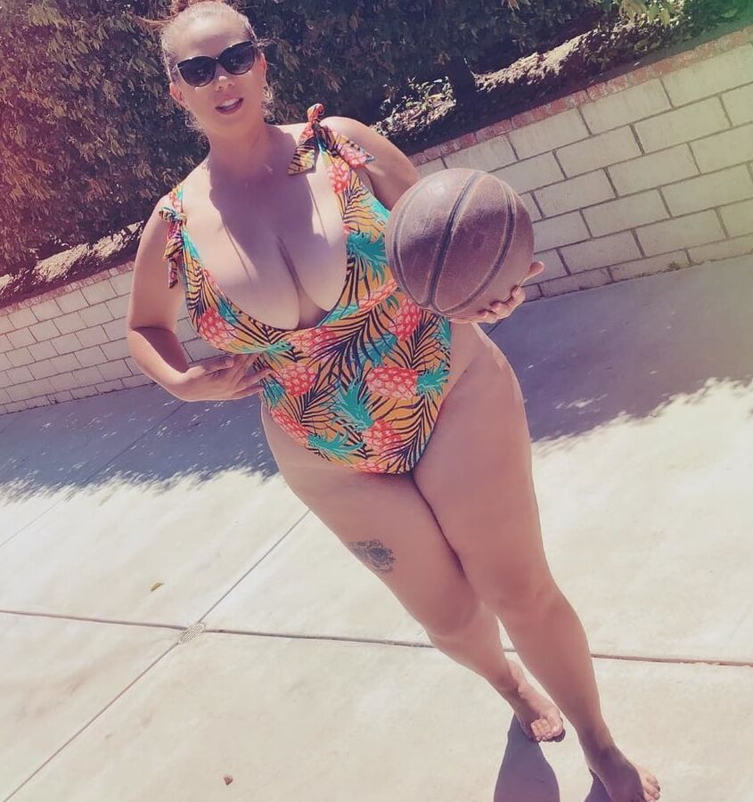 Gorgeous Ashleigh Dunn