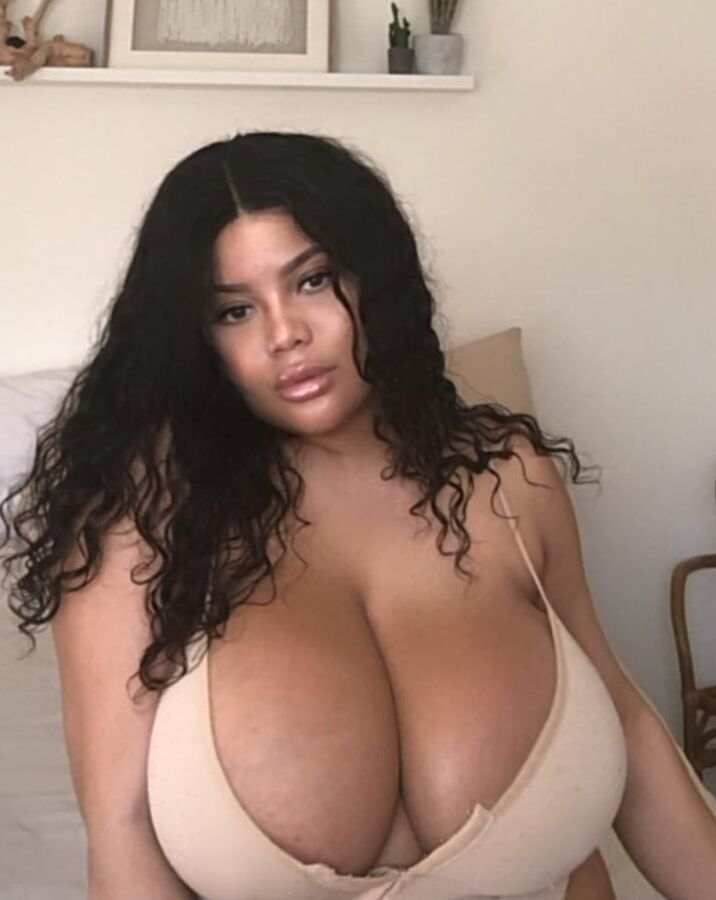 Huge Tits Huge Ass