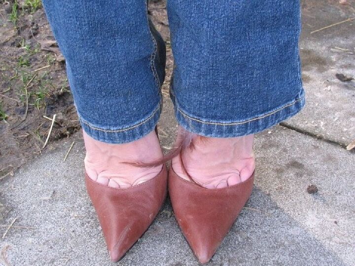 used Heels HUT seamed Nylons fetish public
