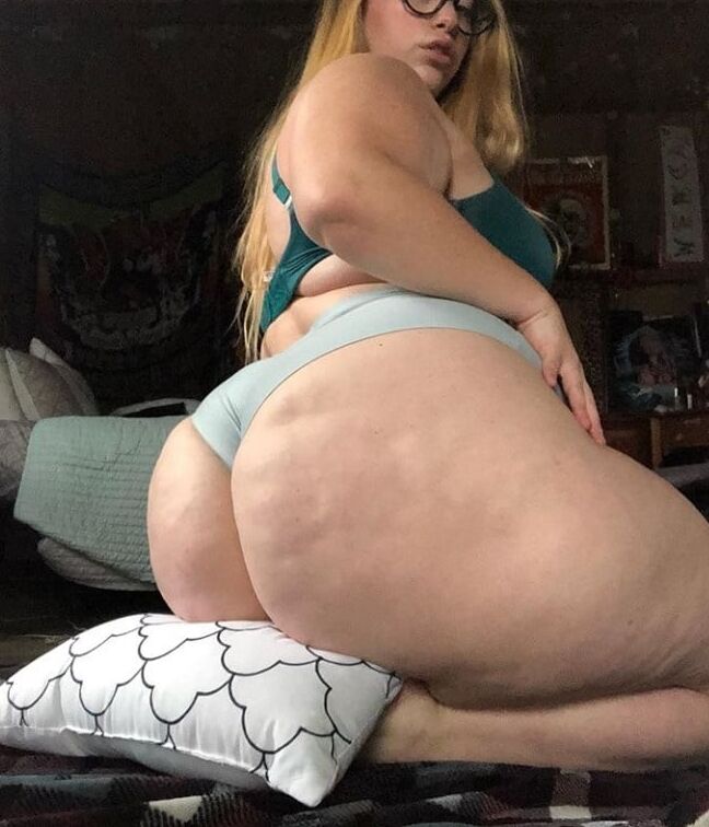 ass legs PAWG