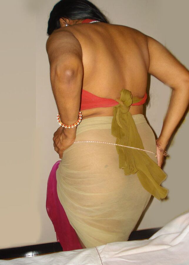 Srilanka Hot Aunty Nadee Sari Stripping Naked