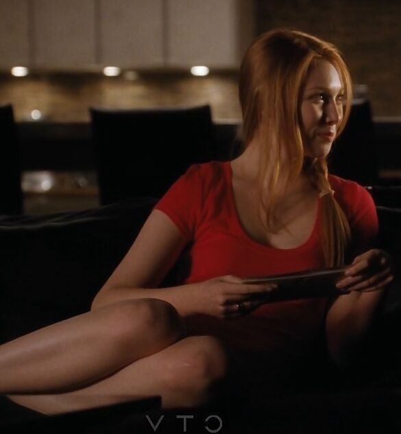 MOLLY QUINN NUDE