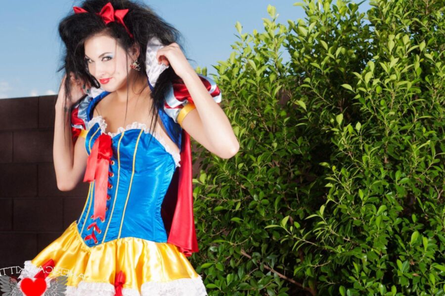 Sexy snow whites