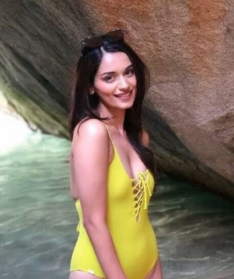 Manushi chillar sexy hot