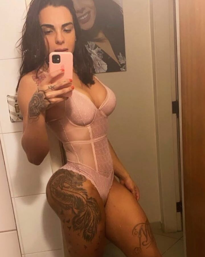 PUTA DO INSTAGRAM: Melyna Merlin