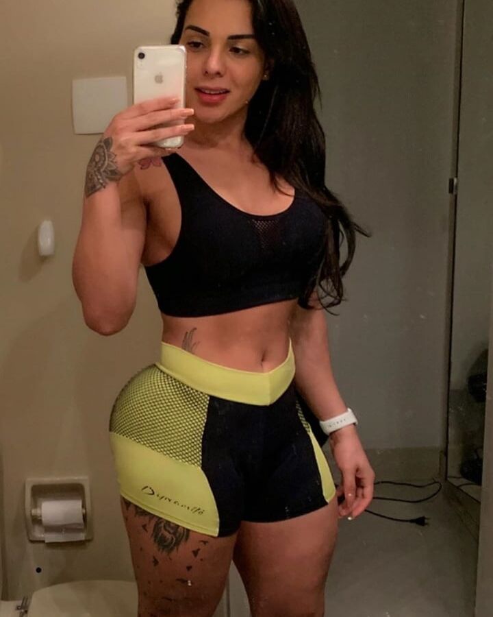 PUTA DO INSTAGRAM: Melyna Merlin