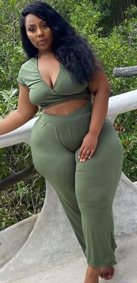 Super bbw mega thigh pear Diva