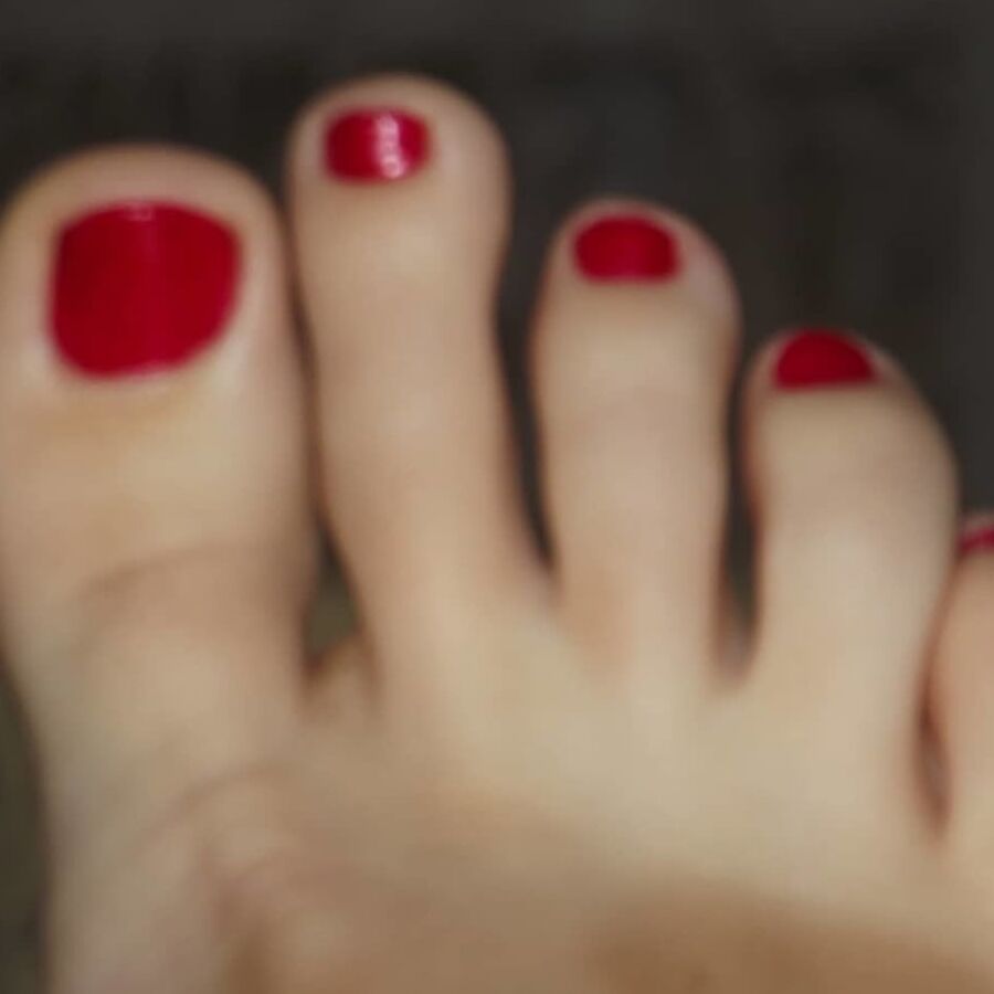 sexy red nails Lady Lee.