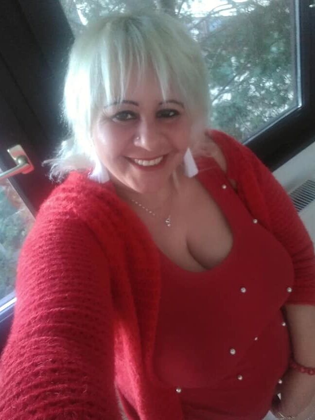 Hun Gipsy facebook Milf