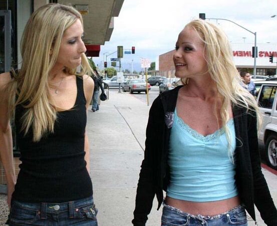 Cute Blondes Kisses
