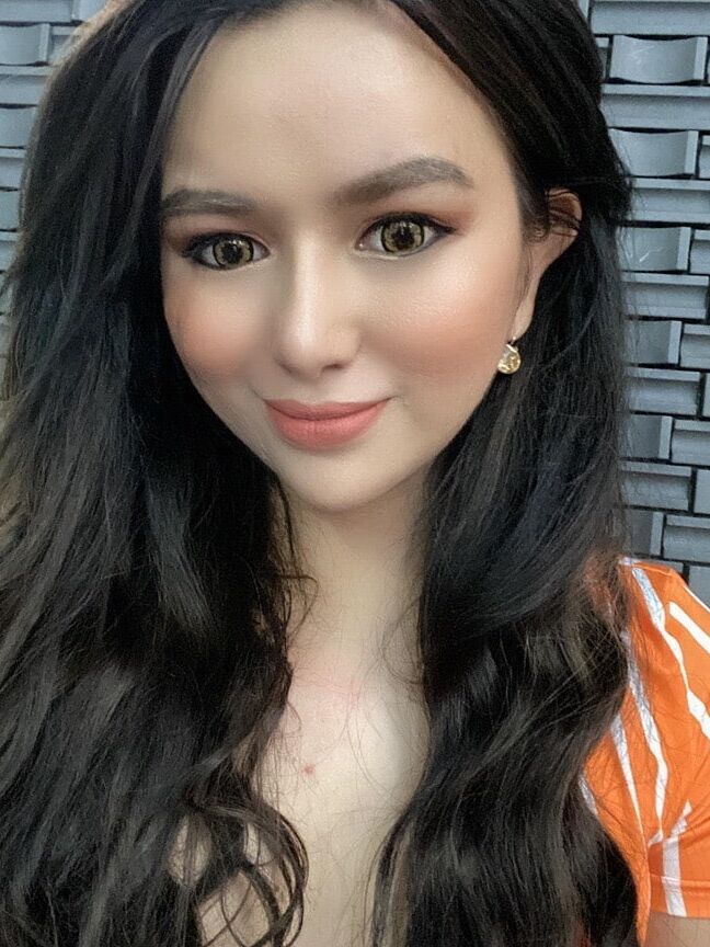 Nadine escort
