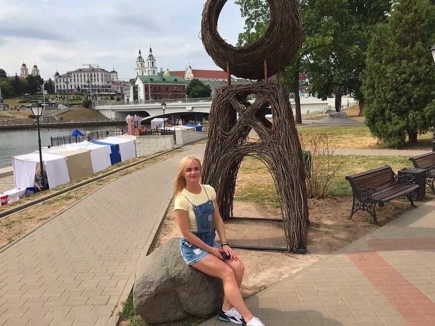 hot fitness babe Katerina