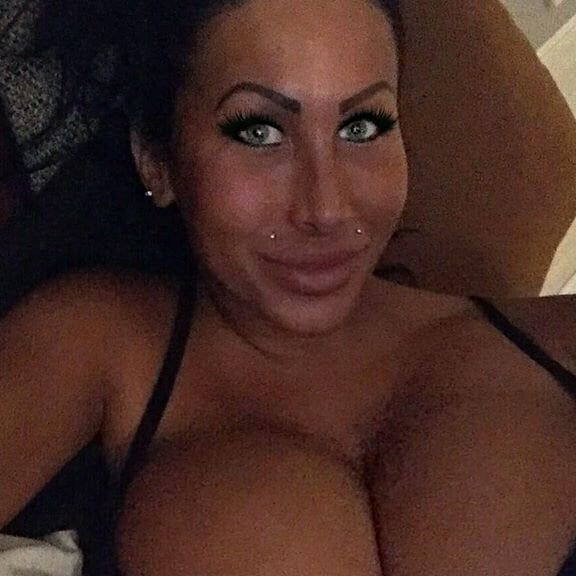 wonder women milf boobs