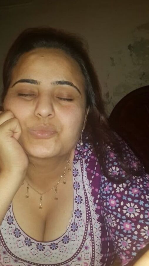 Desi BBW AUnty